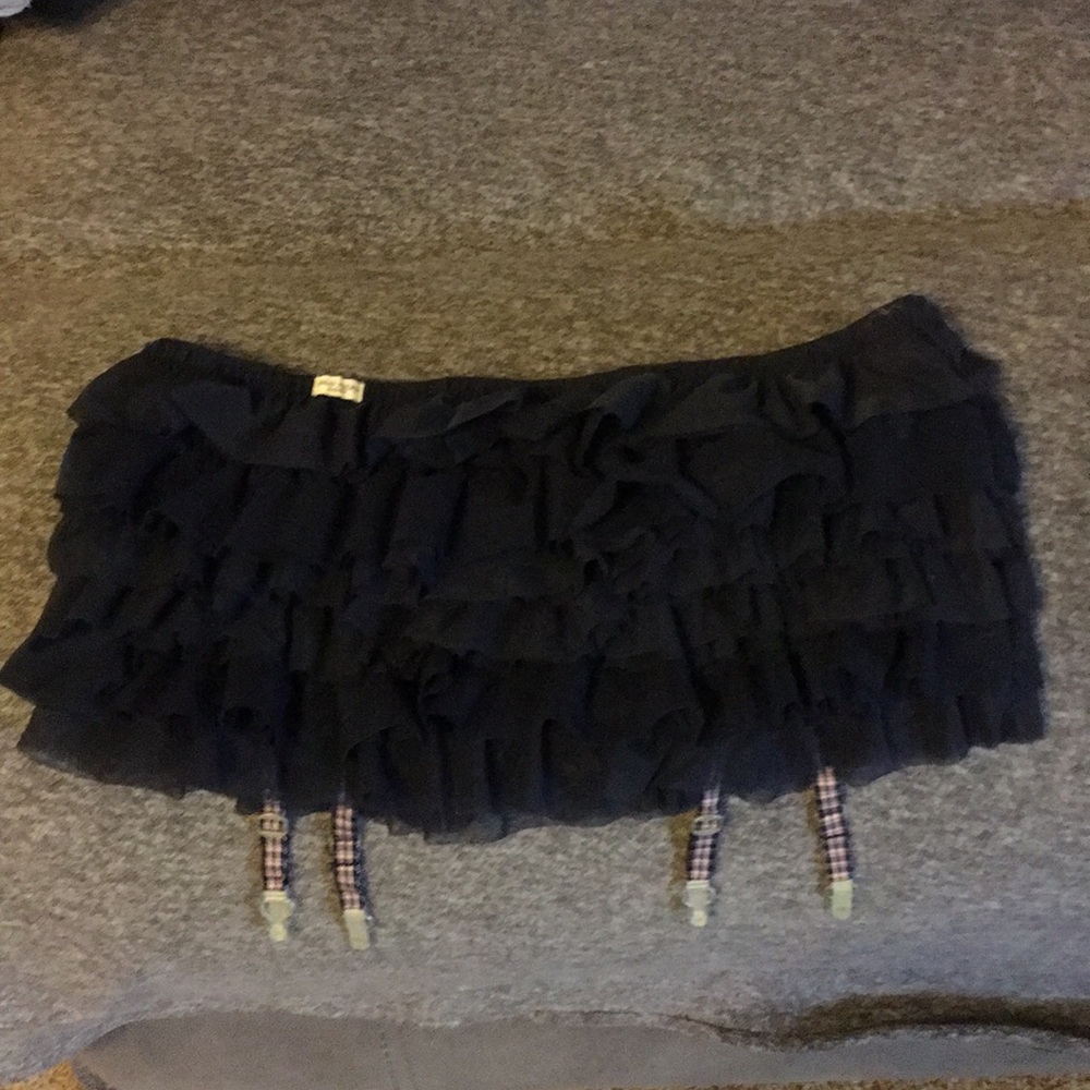 Gilly Hicks Ruffle Garter Skirt M/L